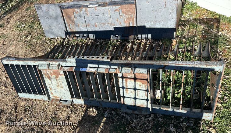 image for item NS9092 Virnig  skid steer skeleton bucket