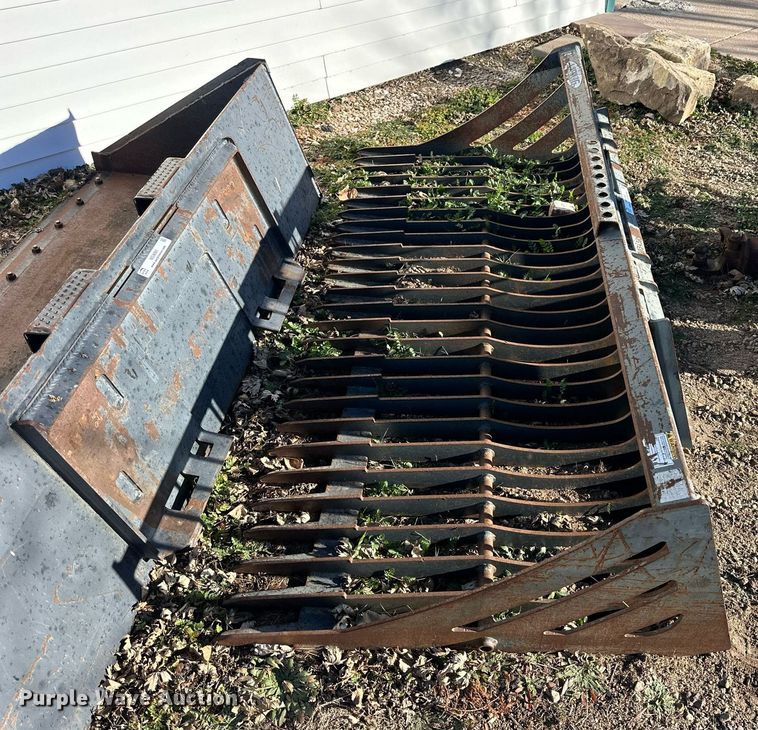 image for item NS9092 Virnig  skid steer skeleton bucket