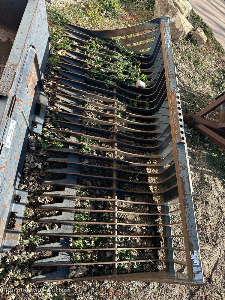 image for item NS9092 Virnig  skid steer skeleton bucket