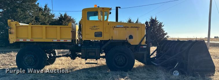 image for item NS9113 1984 Oshkosh WT2206  dump truck