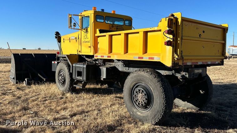 image for item NS9113 1984 Oshkosh WT2206  dump truck