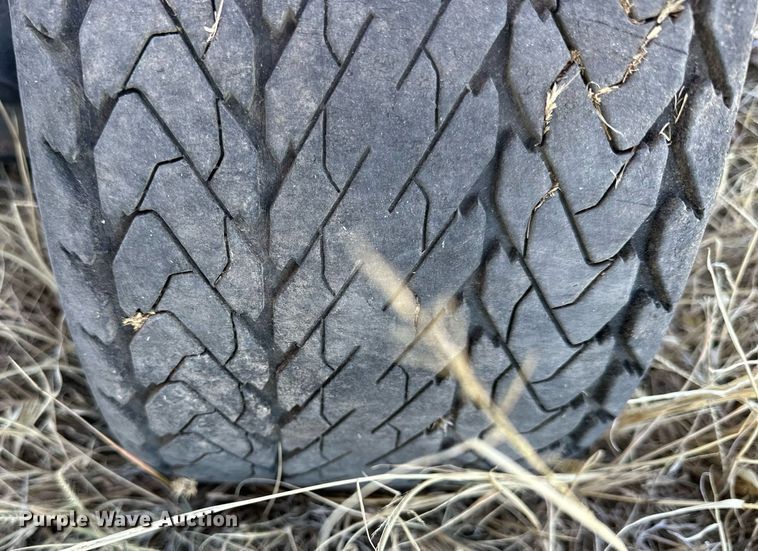 image for item NS9113 1984 Oshkosh WT2206  dump truck