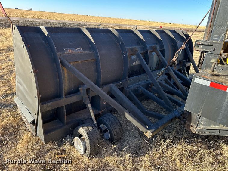 image for item NS9113 1984 Oshkosh WT2206  dump truck