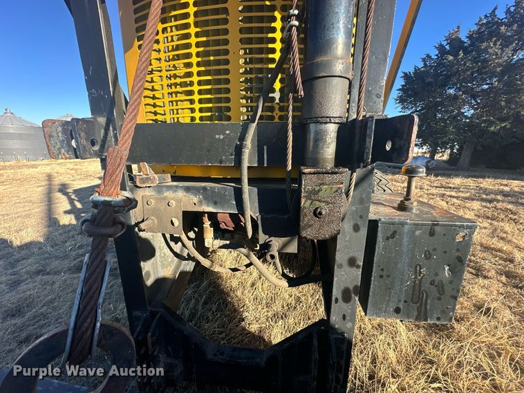 image for item NS9113 1984 Oshkosh WT2206  dump truck