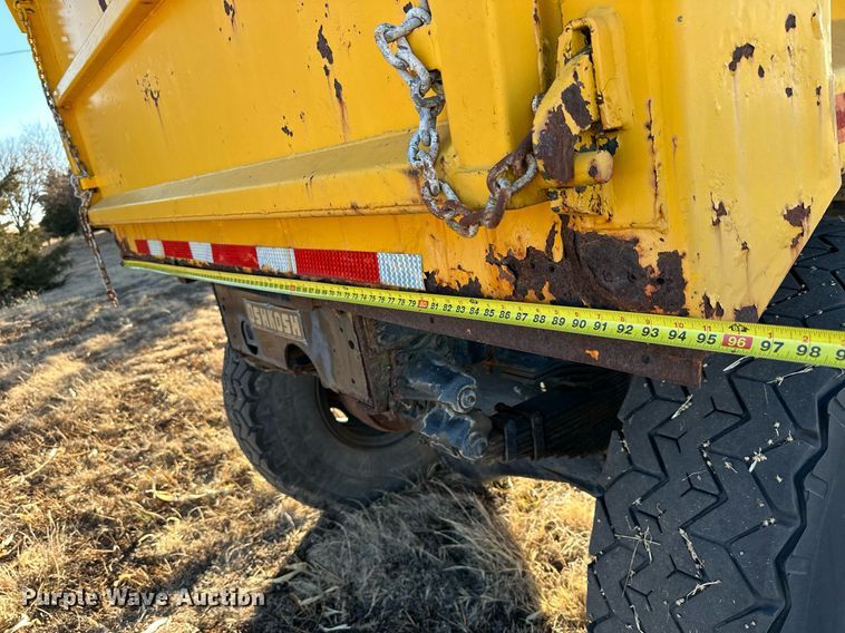 image for item NS9113 1984 Oshkosh WT2206  dump truck