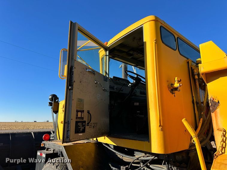 image for item NS9113 1984 Oshkosh WT2206  dump truck