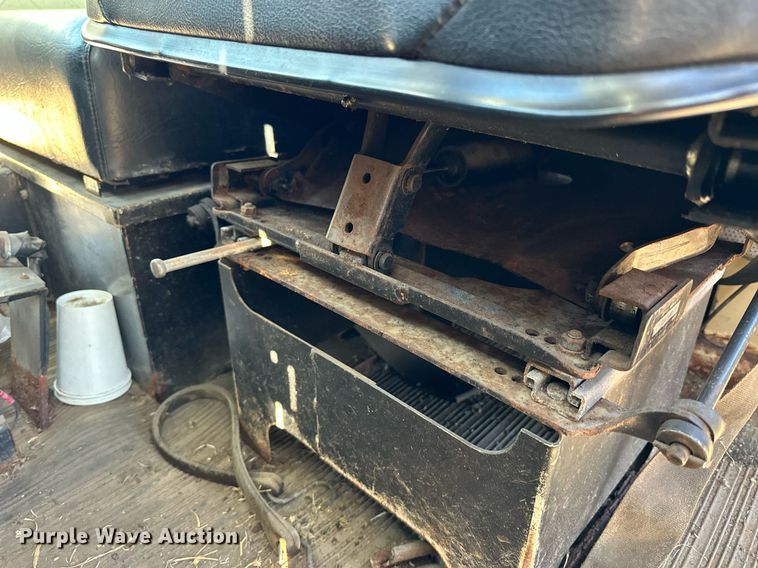 image for item NS9113 1984 Oshkosh WT2206  dump truck