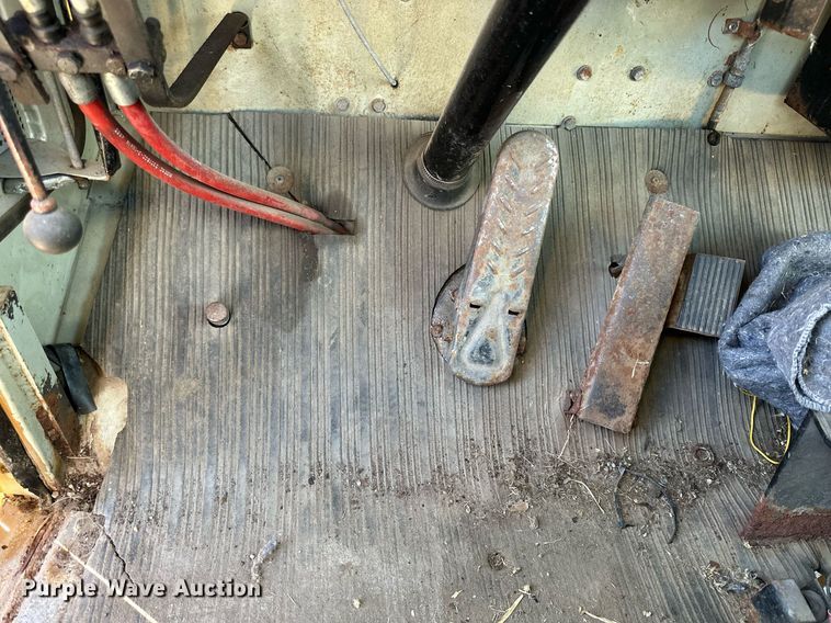 image for item NS9113 1984 Oshkosh WT2206  dump truck