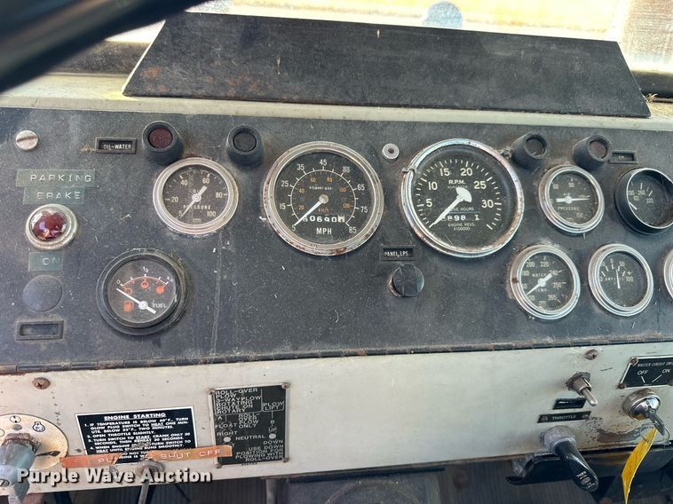 image for item NS9113 1984 Oshkosh WT2206  dump truck