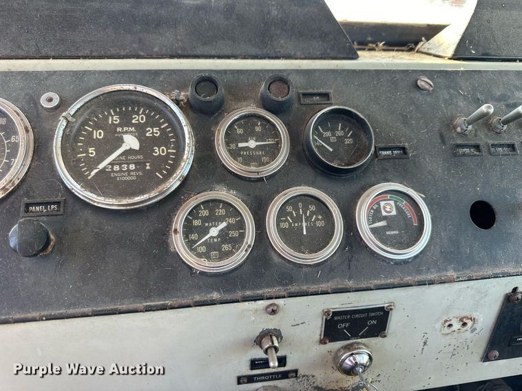 image for item NS9113 1984 Oshkosh WT2206  dump truck