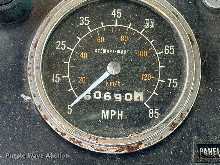 image for item NS9113 1984 Oshkosh WT2206  dump truck