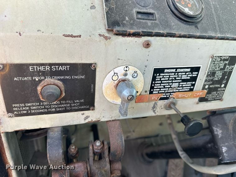 image for item NS9113 1984 Oshkosh WT2206  dump truck