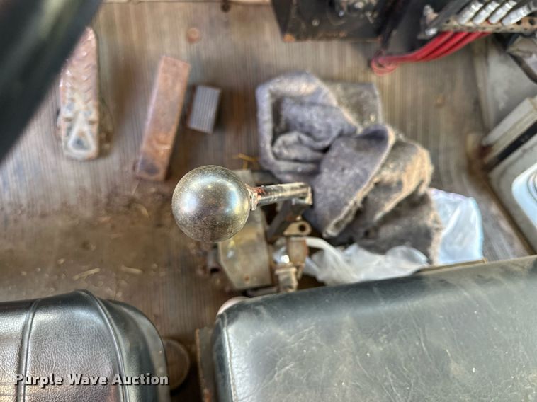 image for item NS9113 1984 Oshkosh WT2206  dump truck