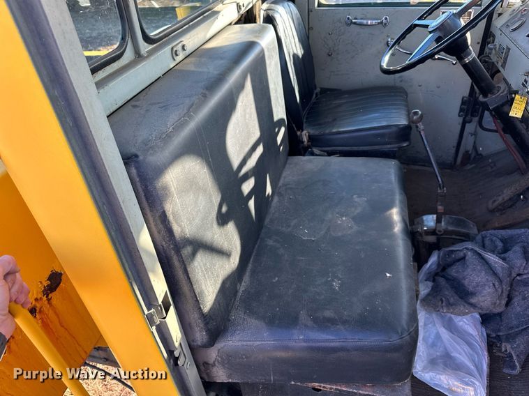 image for item NS9113 1984 Oshkosh WT2206  dump truck