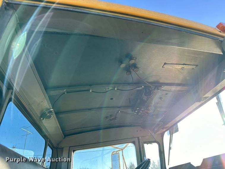 image for item NS9113 1984 Oshkosh WT2206  dump truck