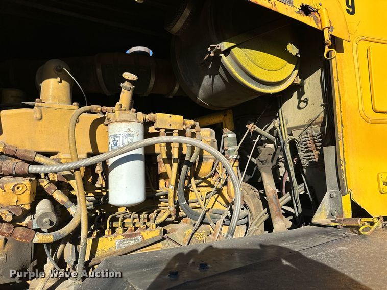 image for item NS9113 1984 Oshkosh WT2206  dump truck