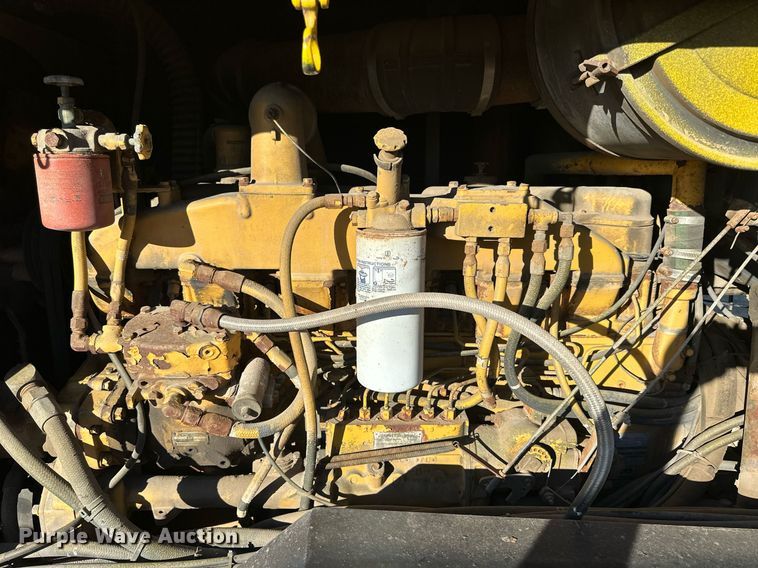 image for item NS9113 1984 Oshkosh WT2206  dump truck