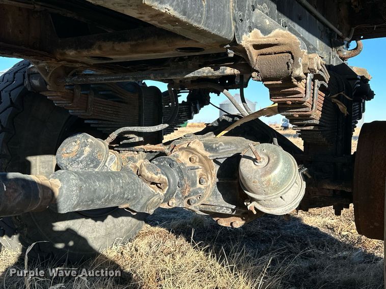 image for item NS9113 1984 Oshkosh WT2206  dump truck