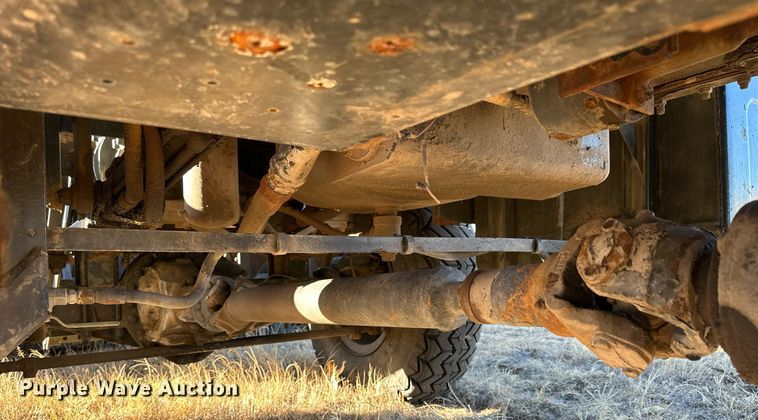 image for item NS9113 1984 Oshkosh WT2206  dump truck