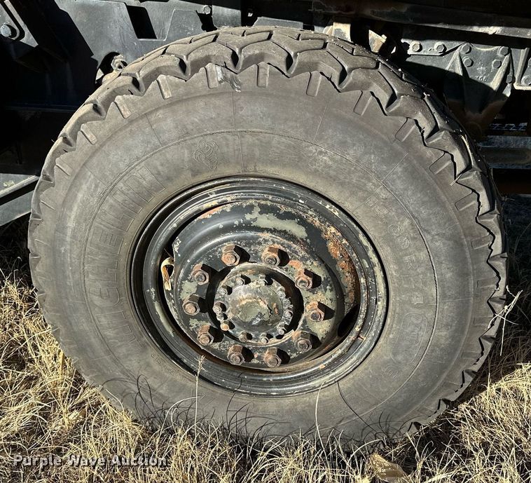 image for item NS9113 1984 Oshkosh WT2206  dump truck