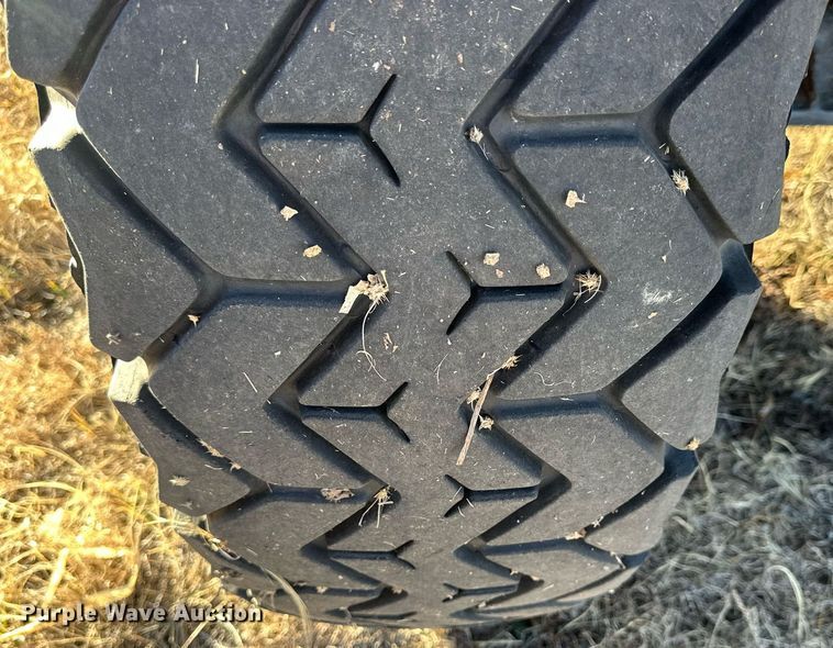 image for item NS9113 1984 Oshkosh WT2206  dump truck