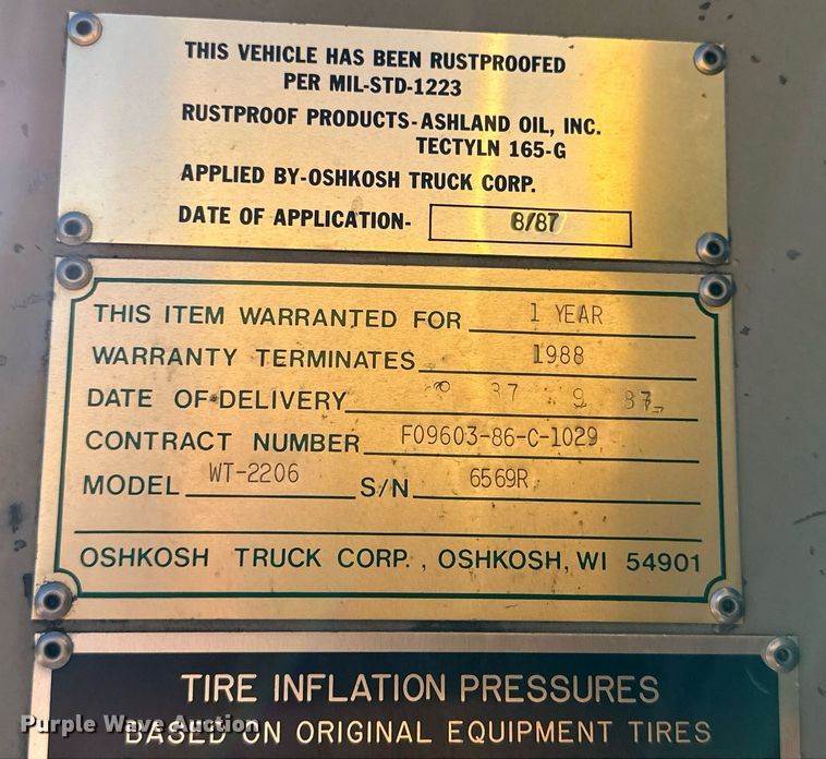 image for item NS9113 1984 Oshkosh WT2206  dump truck