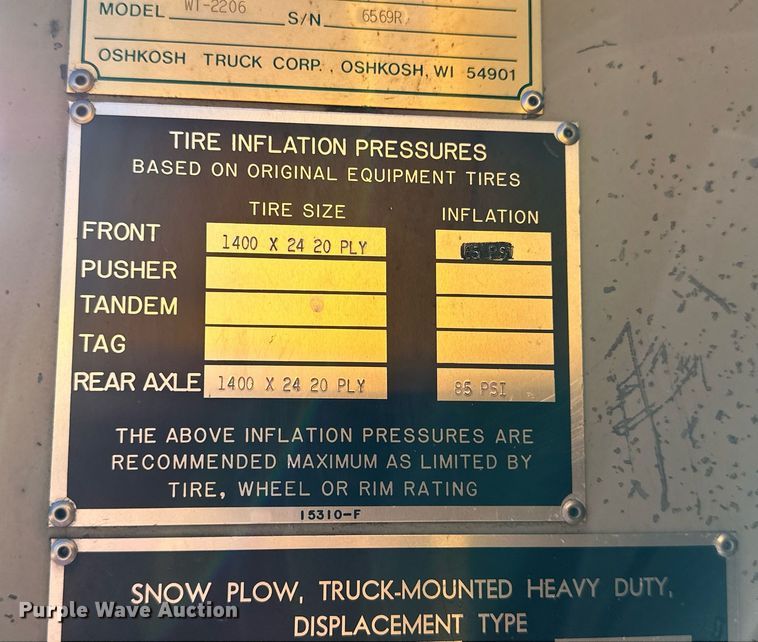 image for item NS9113 1984 Oshkosh WT2206  dump truck