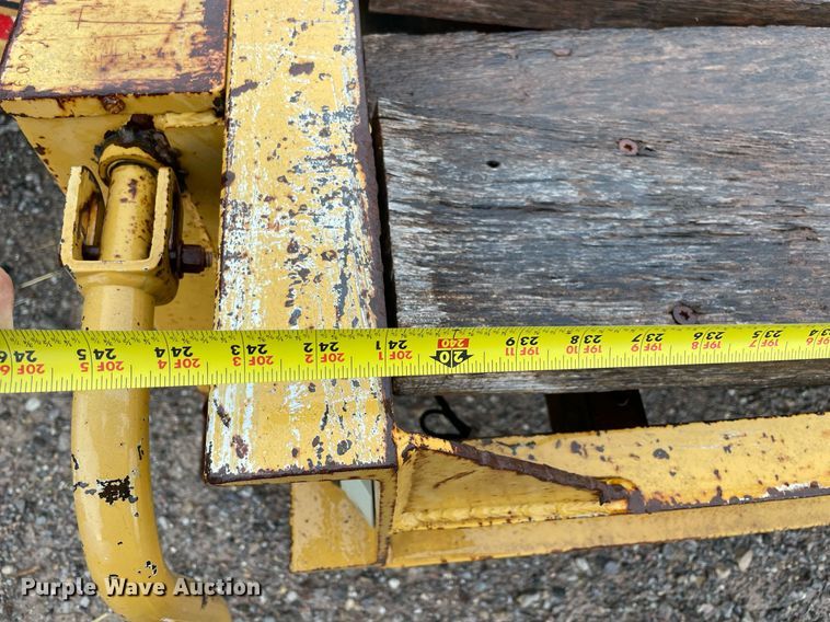 image for item NZ9008 2010 Holden TD030  equipment trailer