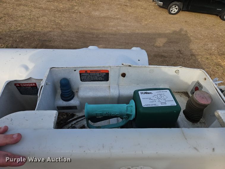 image for item NZ9110 2012 Freightliner M2106  forestry bucket truck