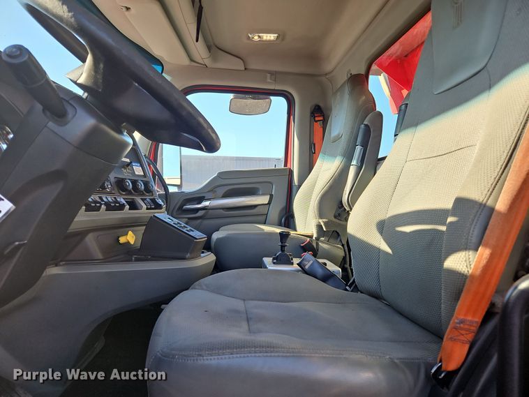 image for item NZ9113 2018 Kenworth T880  dump truck