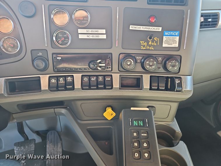 image for item NZ9113 2018 Kenworth T880  dump truck