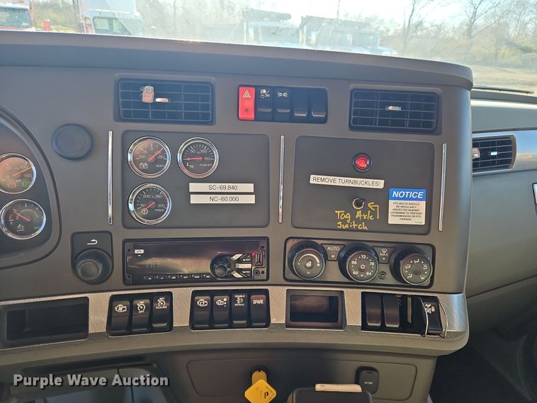 image for item NZ9113 2018 Kenworth T880  dump truck