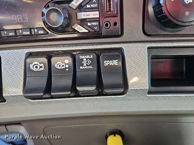 image for item NZ9113 2018 Kenworth T880  dump truck