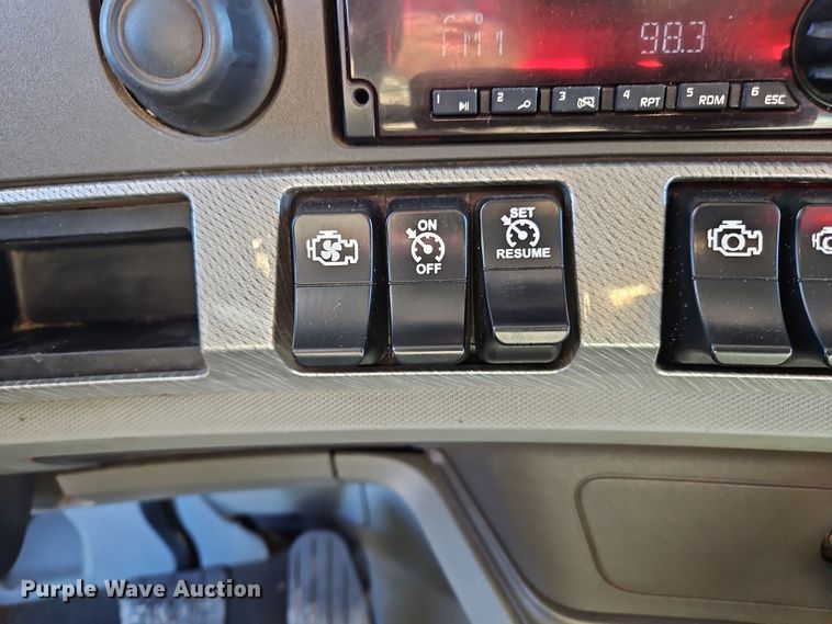 image for item NZ9113 2018 Kenworth T880  dump truck