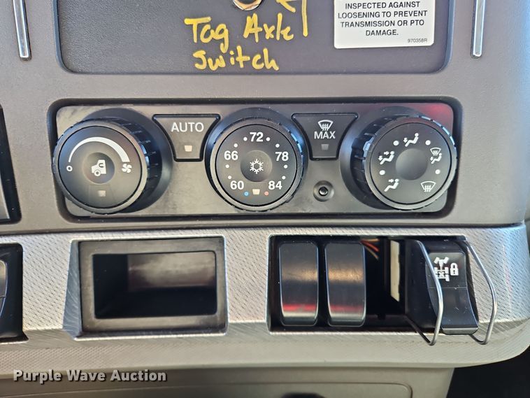 image for item NZ9113 2018 Kenworth T880  dump truck