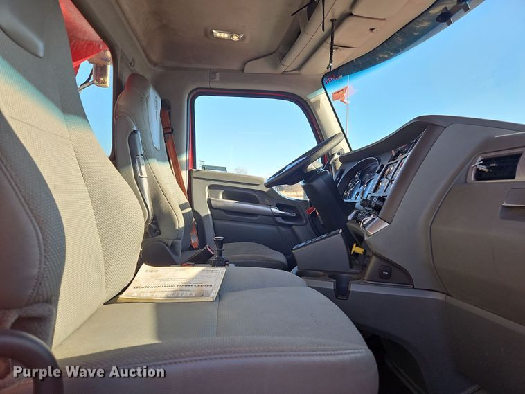 image for item NZ9113 2018 Kenworth T880  dump truck