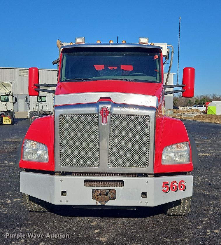 image for item NZ9114 2018 Kenworth T880  dump truck