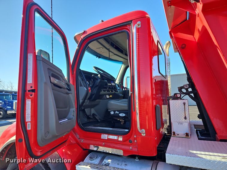 image for item NZ9114 2018 Kenworth T880  dump truck