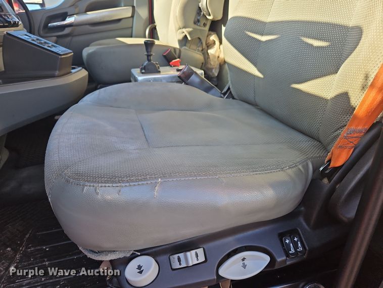 image for item NZ9114 2018 Kenworth T880  dump truck