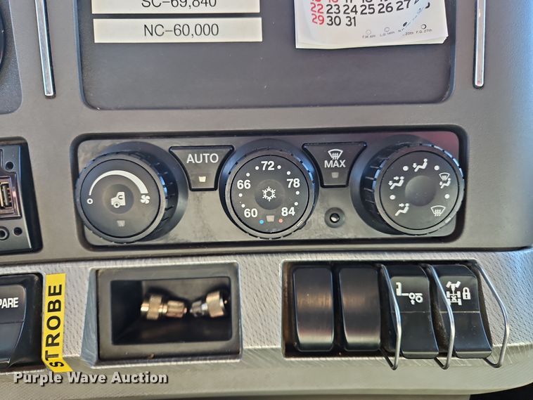 image for item NZ9114 2018 Kenworth T880  dump truck