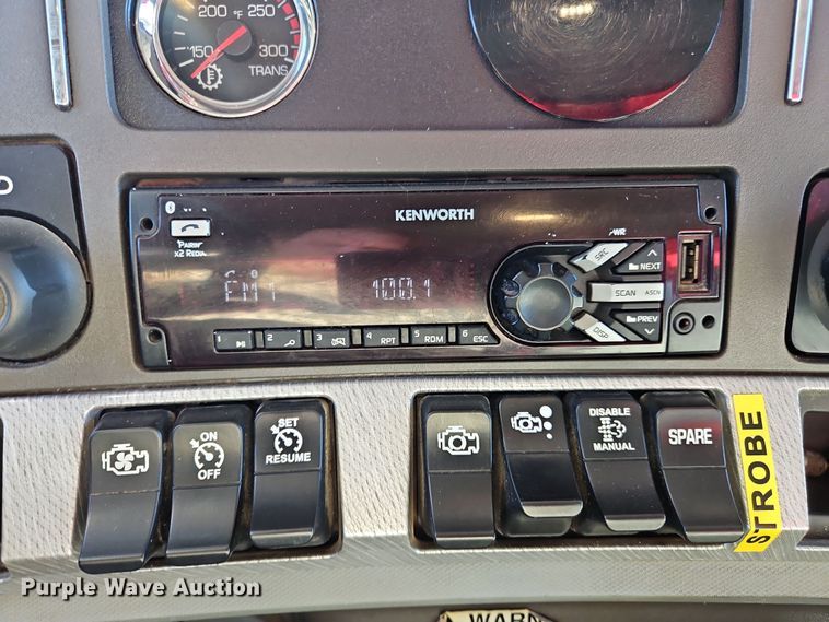 image for item NZ9114 2018 Kenworth T880  dump truck