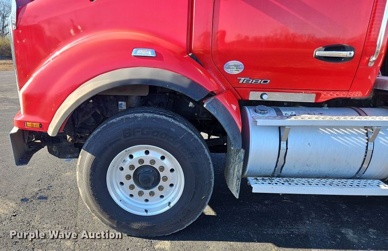 image for item NZ9114 2018 Kenworth T880  dump truck