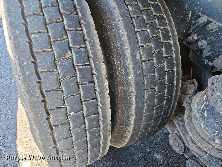 image for item NZ9114 2018 Kenworth T880  dump truck