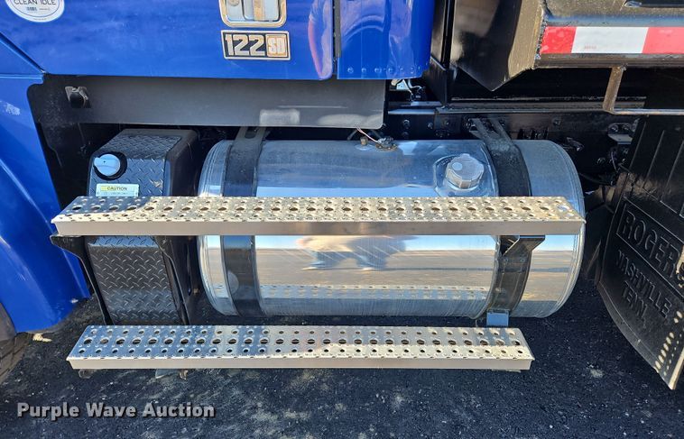 image for item NZ9115 2016 Freightliner Coronado 122SD  dump truck