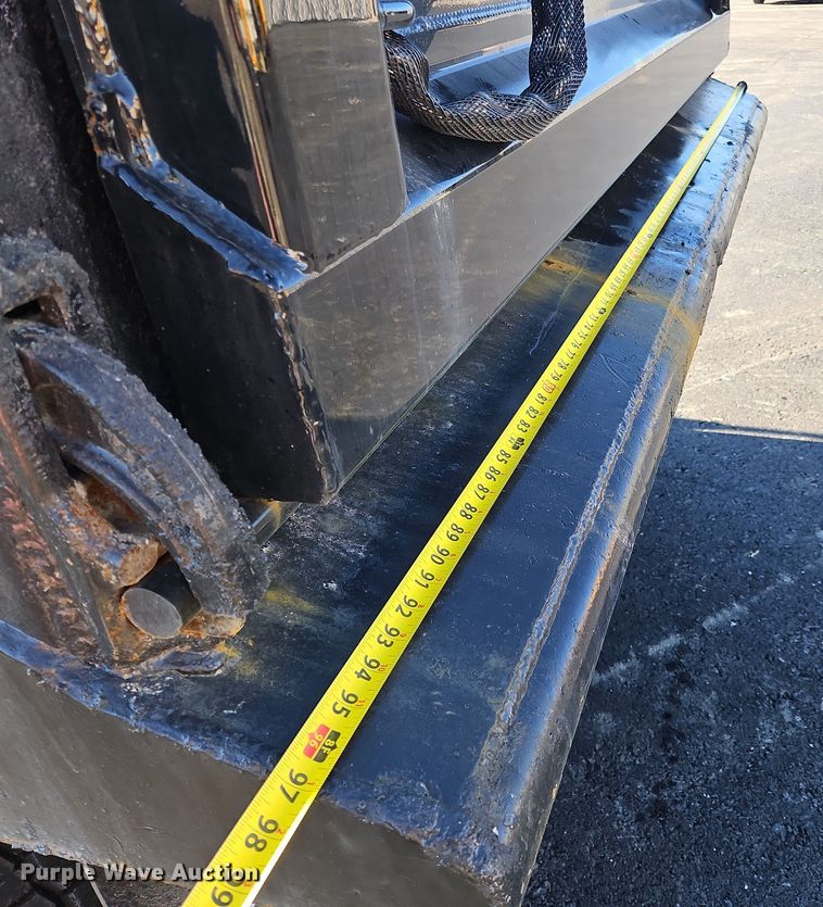 image for item NZ9115 2016 Freightliner Coronado 122SD  dump truck