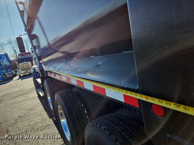 image for item NZ9115 2016 Freightliner Coronado 122SD  dump truck