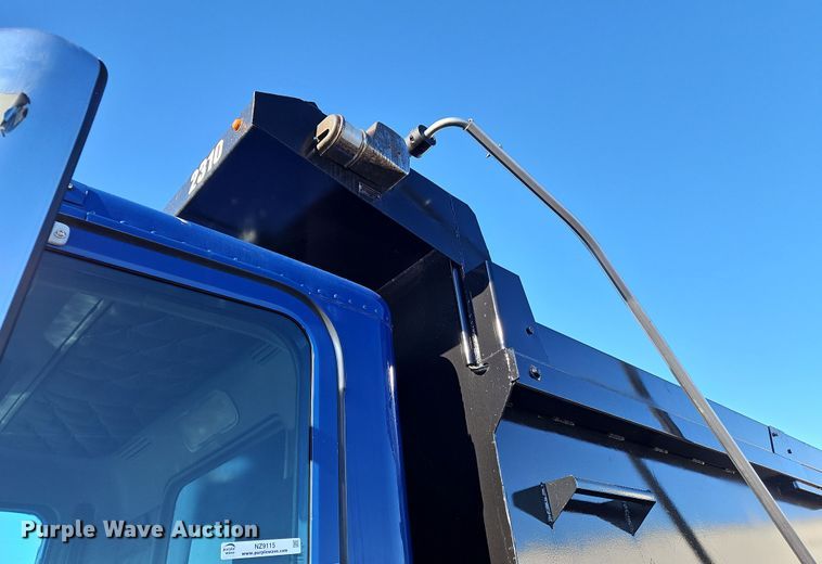 image for item NZ9115 2016 Freightliner Coronado 122SD  dump truck