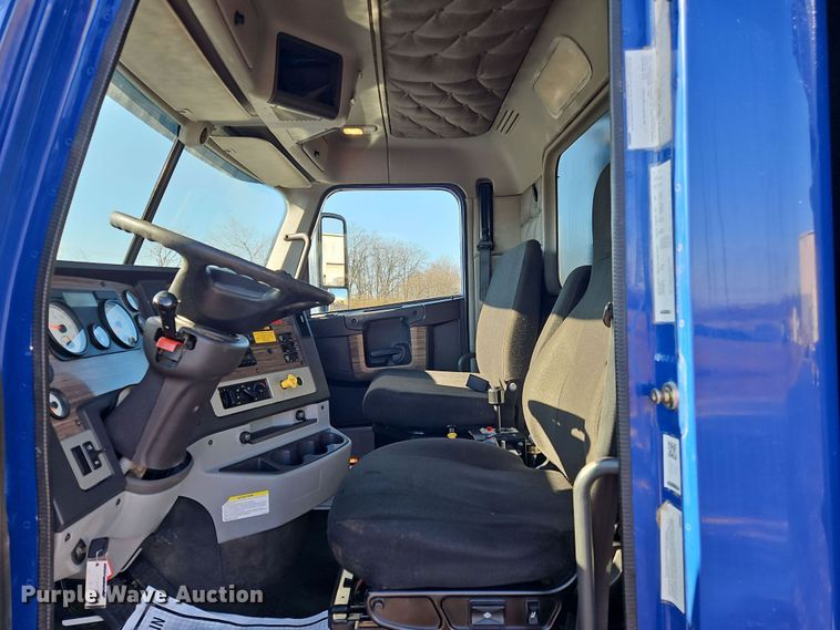 image for item NZ9115 2016 Freightliner Coronado 122SD  dump truck