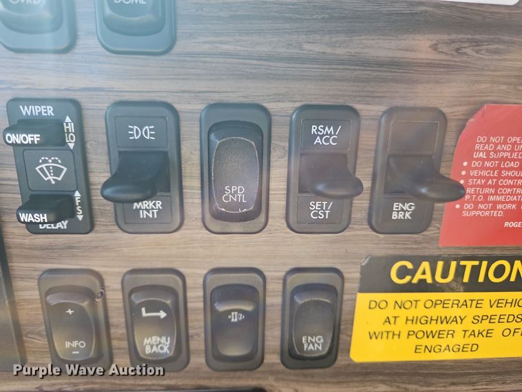 image for item NZ9115 2016 Freightliner Coronado 122SD  dump truck