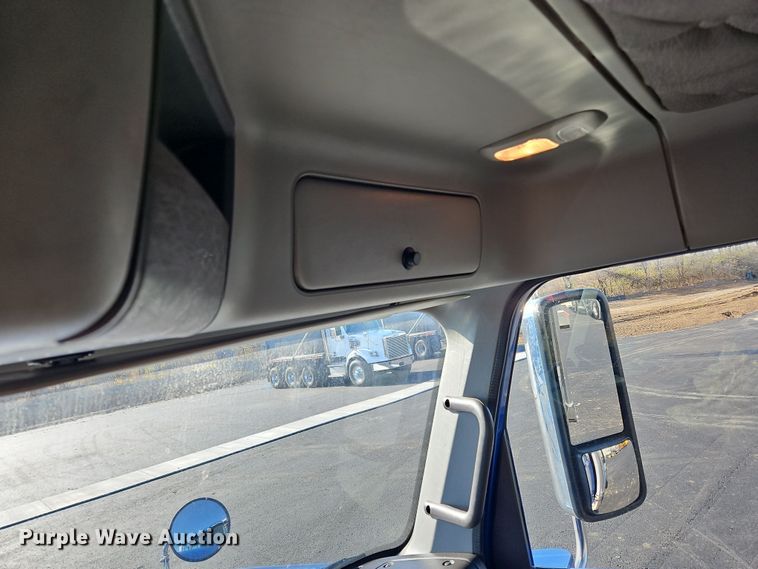 image for item NZ9115 2016 Freightliner Coronado 122SD  dump truck